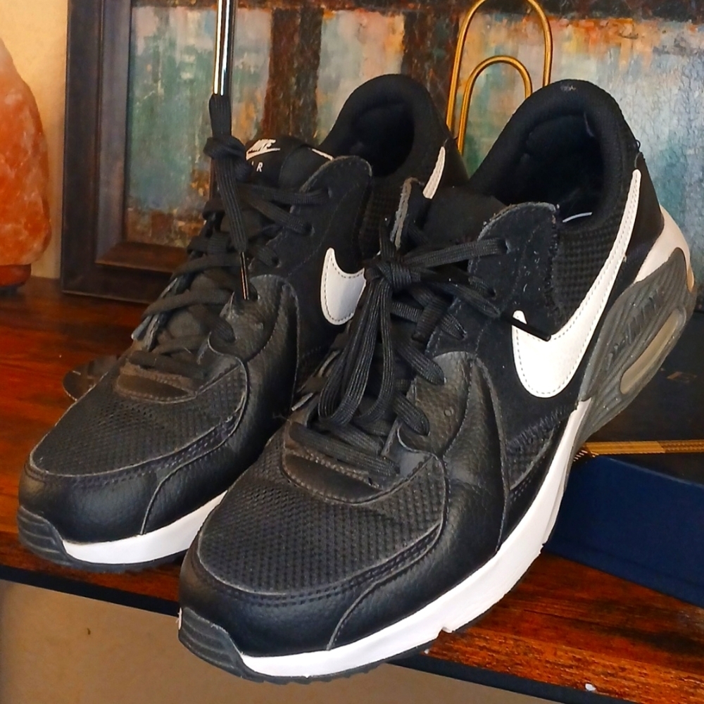 Nike Black and White Athletic Shoes